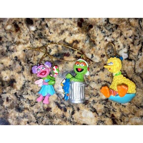 Set of 3 Sesame Street mini ornaments Oscar the grouch big bird Abby Cadabby - Picture 1 of 2